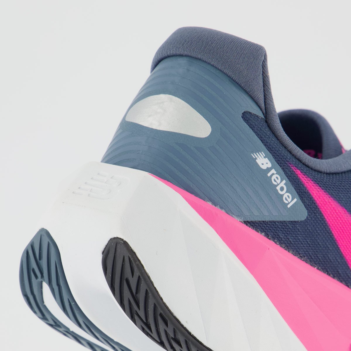Tênis New Balance Fuelcell Rebel V5 Feminino Rosa Rosa 6