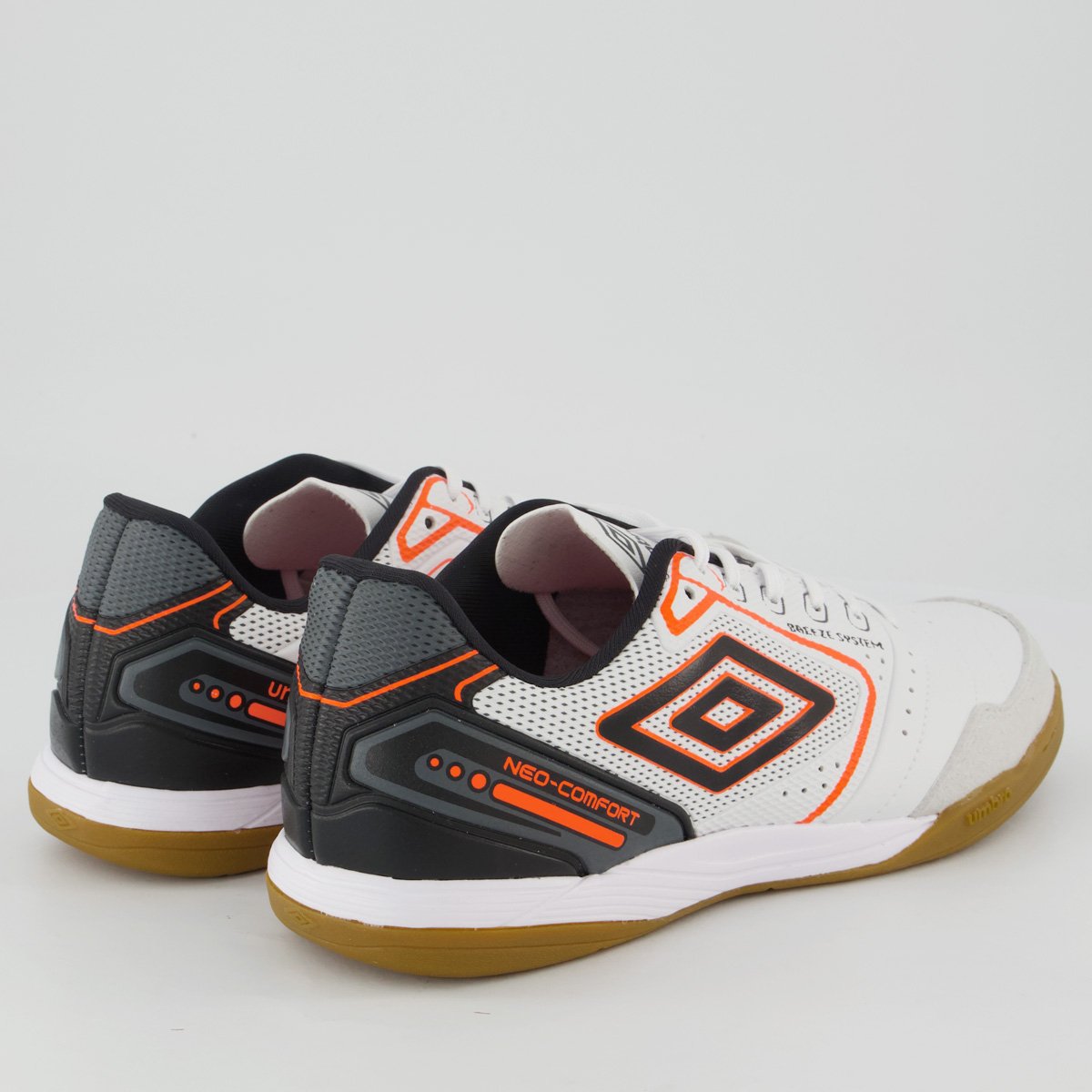 Chuteira Umbro Neo Comfort II Futsal Branca e Preta Preto 3