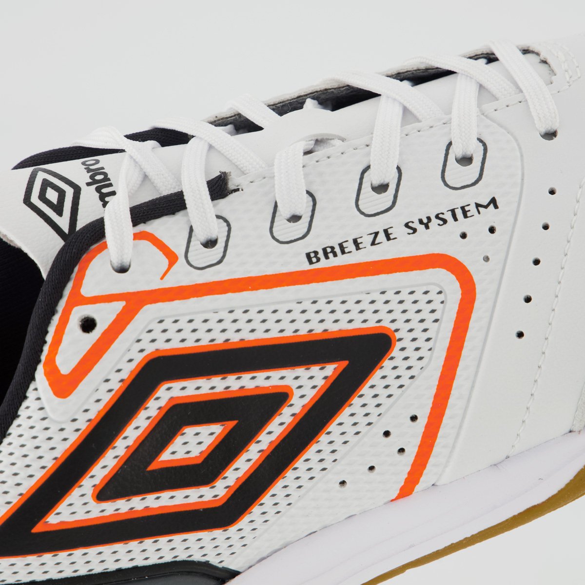 Chuteira Umbro Neo Comfort II Futsal Branca e Preta Preto 7