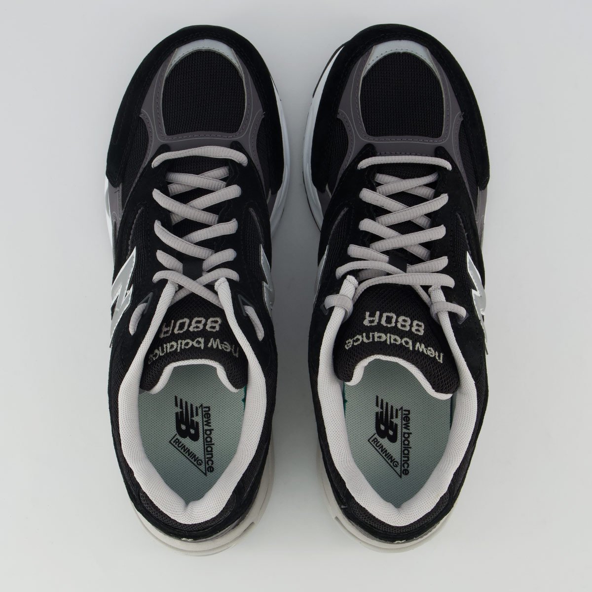 Tênis New Balance 880R Preto e Cinza Cinza 4