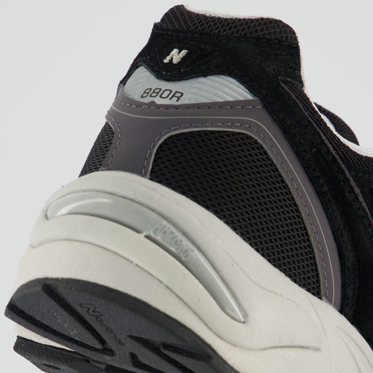 Tênis New Balance 880R Preto e Cinza Cinza 6