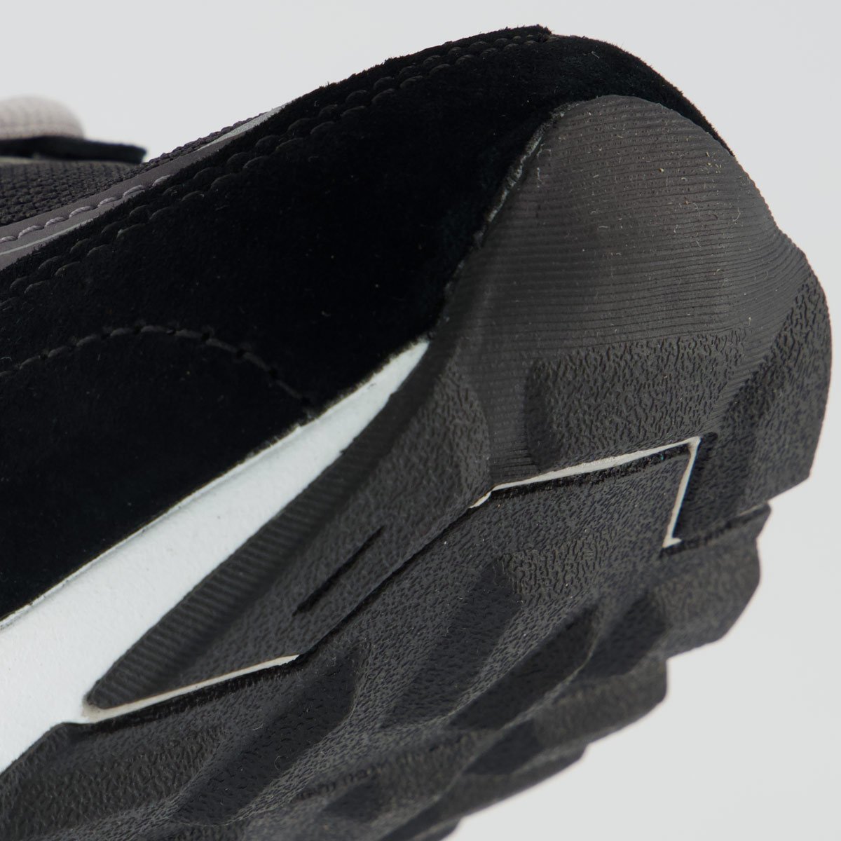 Tênis New Balance 880R Preto e Cinza Cinza 8