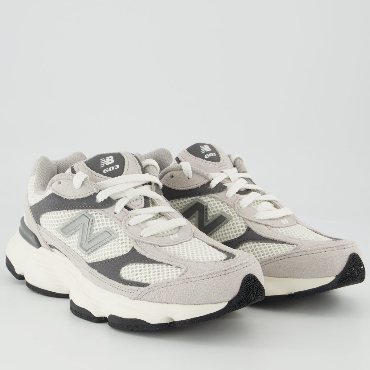Tênis New Balance 603 Feminino Off White e Cinza Cinza 2