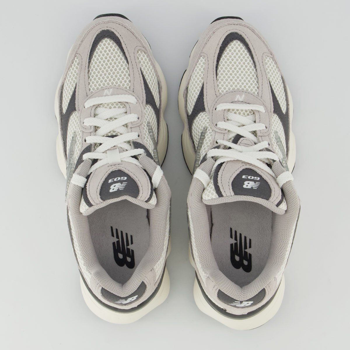Tênis New Balance 603 Feminino Off White e Cinza Cinza 4