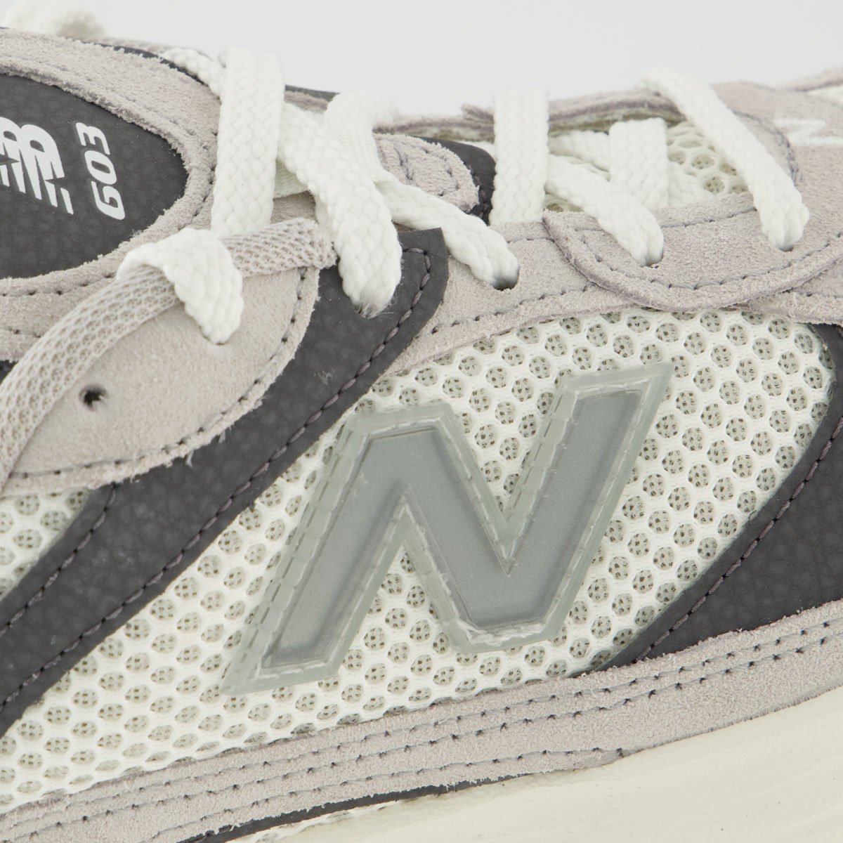 Tênis New Balance 603 Feminino Off White e Cinza Cinza 7