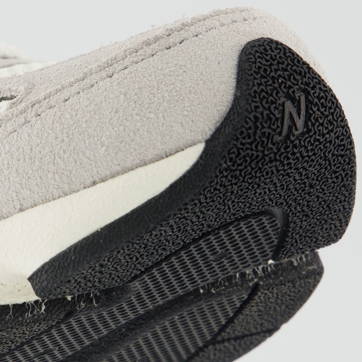 Tênis New Balance 603 Feminino Off White e Cinza Cinza 8