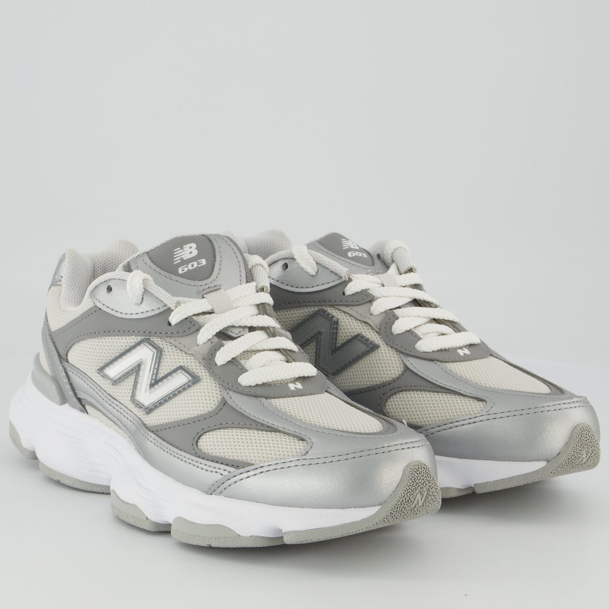 Tênis New Balance 603 Feminino Cinza e Prata Cinza 2