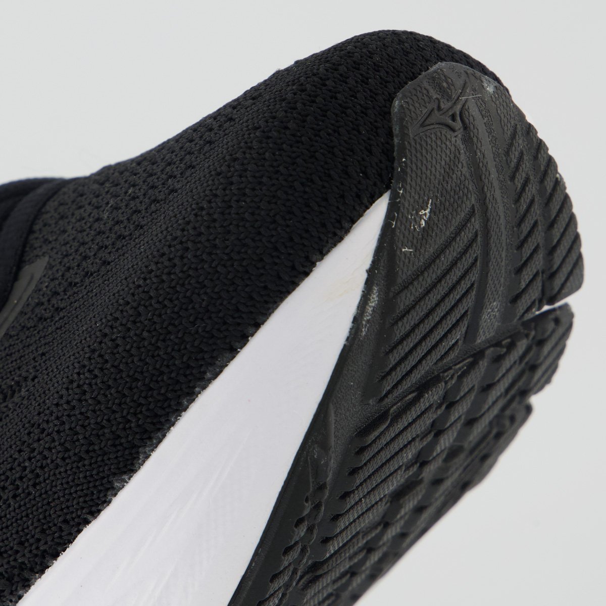 Tênis Mizuno Cool Ride 4 Preto e Branco Preto 8