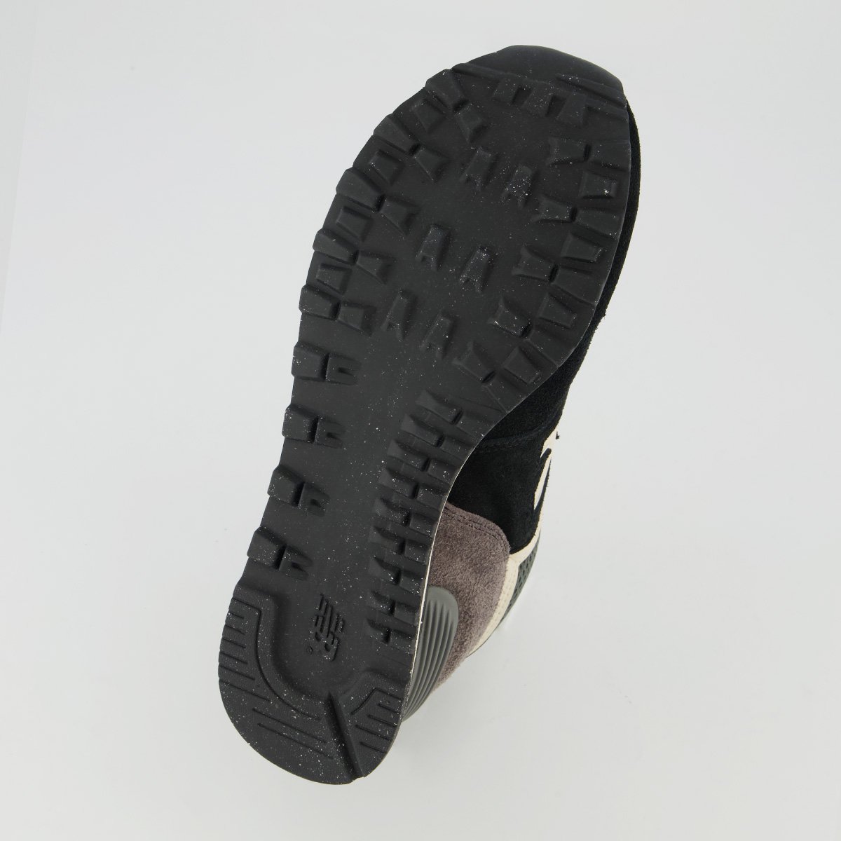 Tênis New Balance 574 V2 Preto e Bege Preto 5