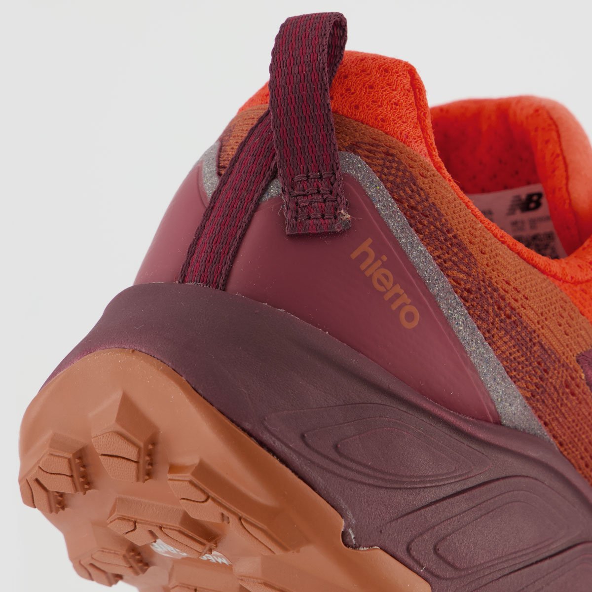 Tênis New Balance Fresh Foam X Hierro V9 Bordô e Vermelho Vermelho 6