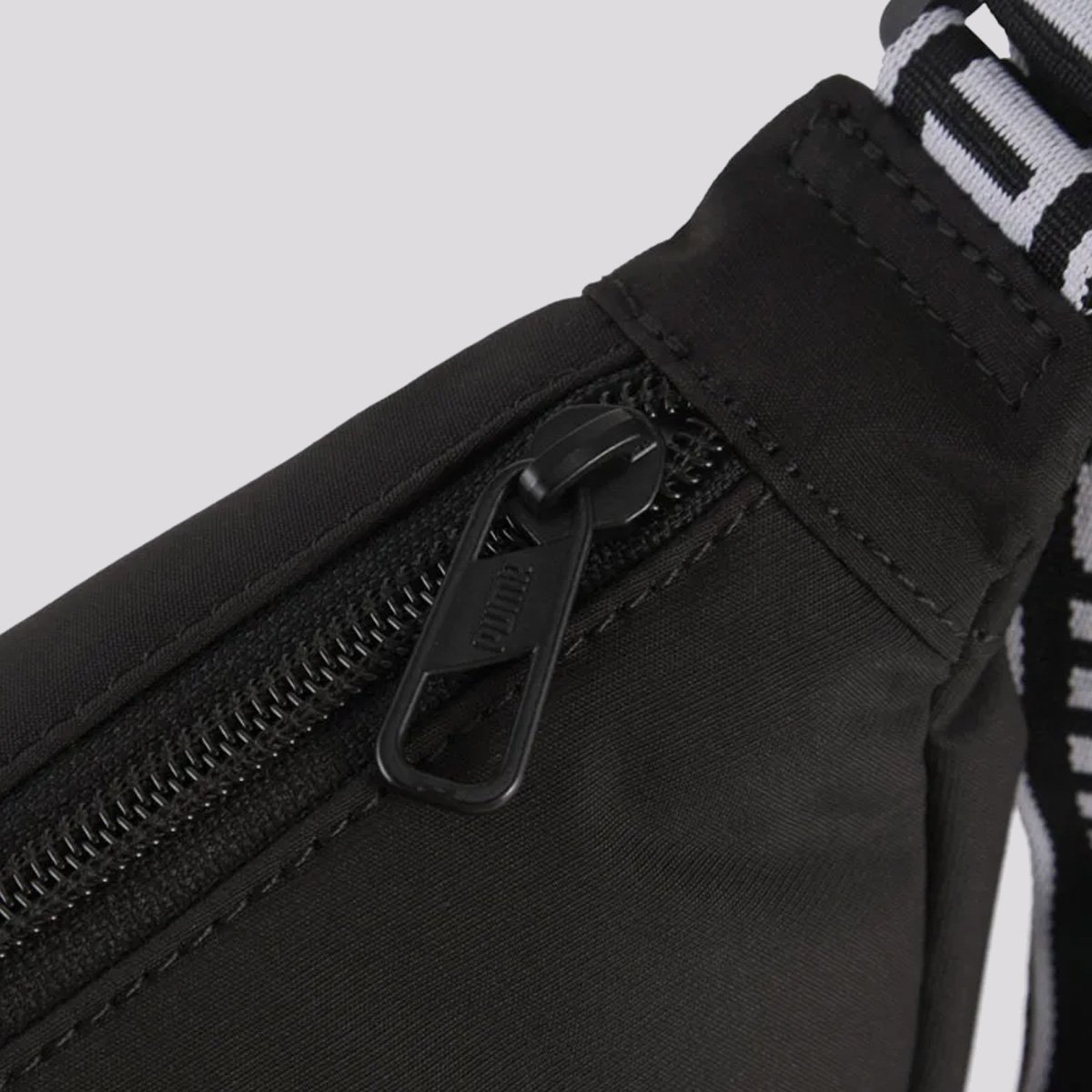 Bolsa Puma Base Half Moon Bag Preta Preto 4