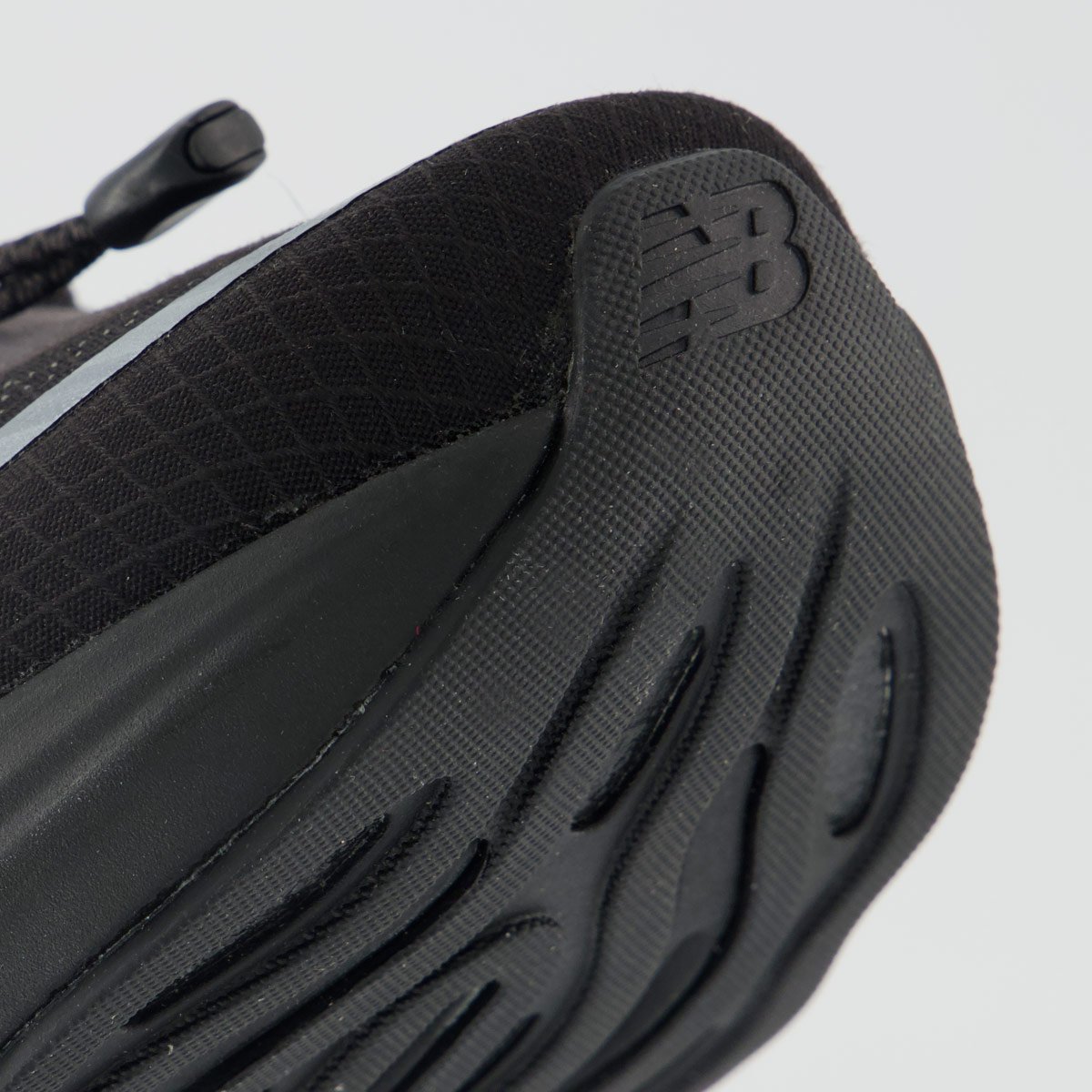 Tênis New Balance Fresh Foam Ellipse Preto Preto 8