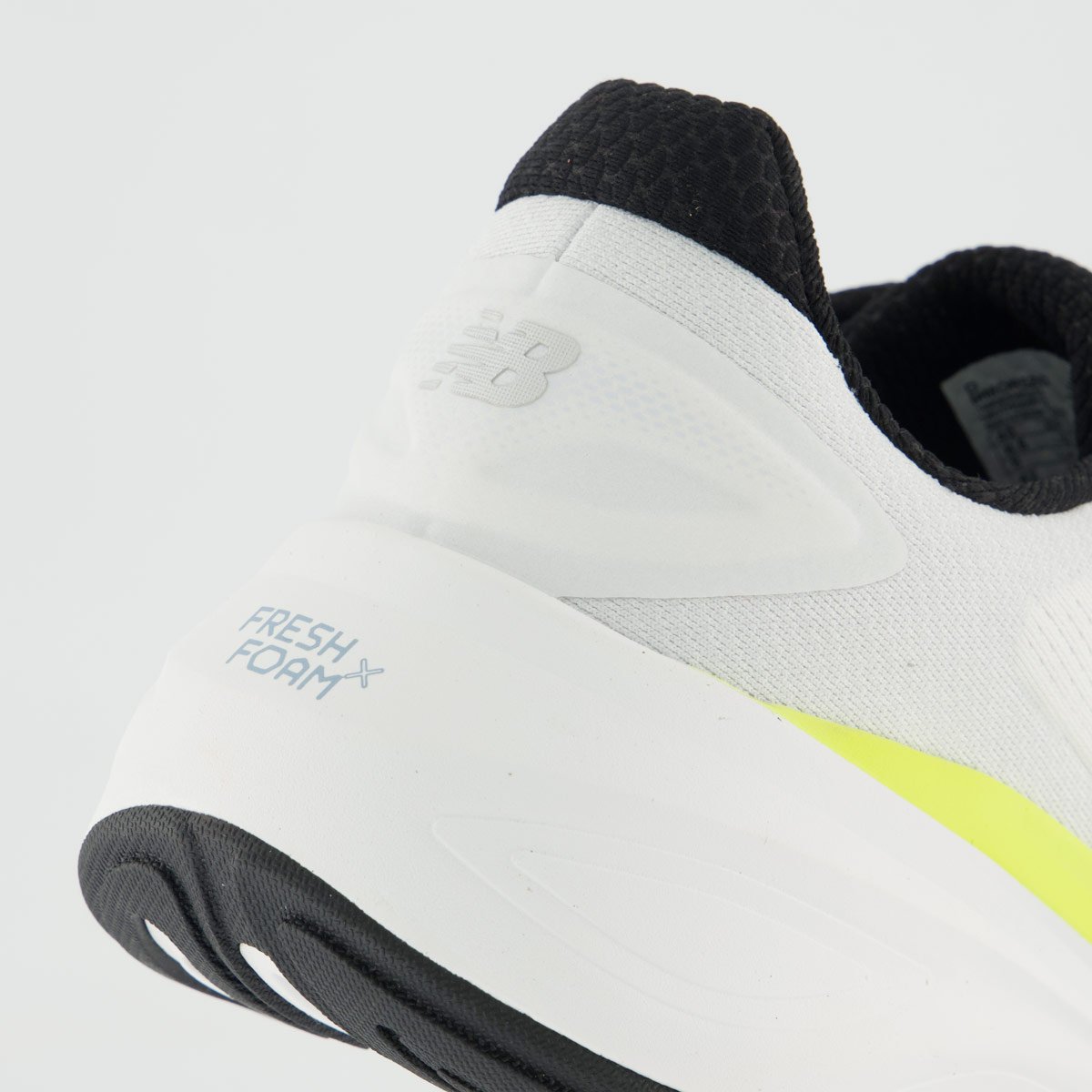 Tênis New Balance Fresh Foam X More V6 Branco Branco 6