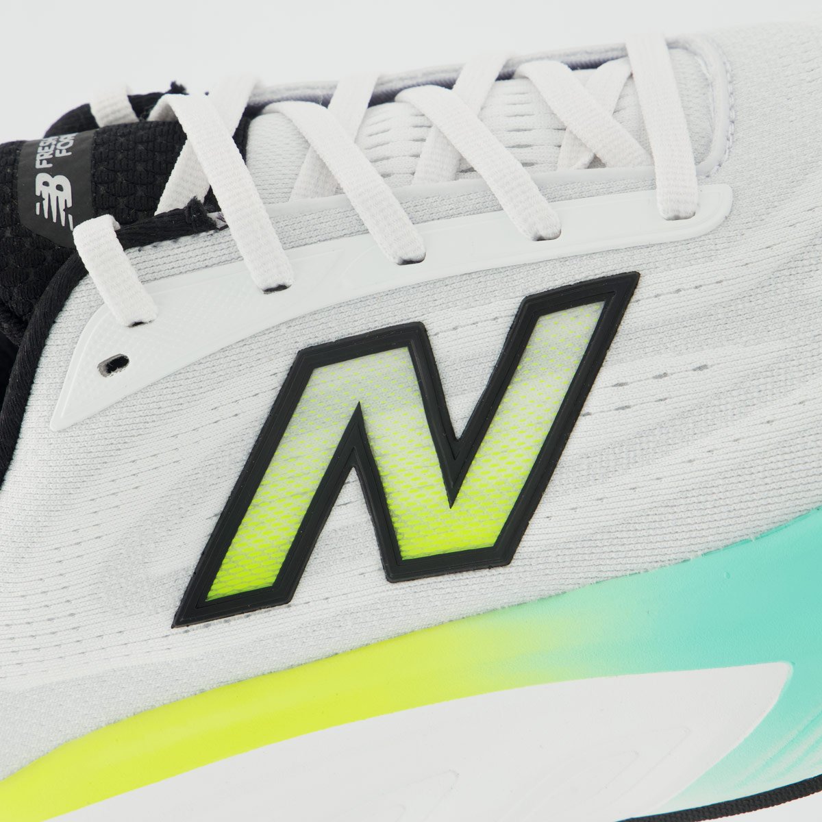 Tênis New Balance Fresh Foam X More V6 Branco Branco 7