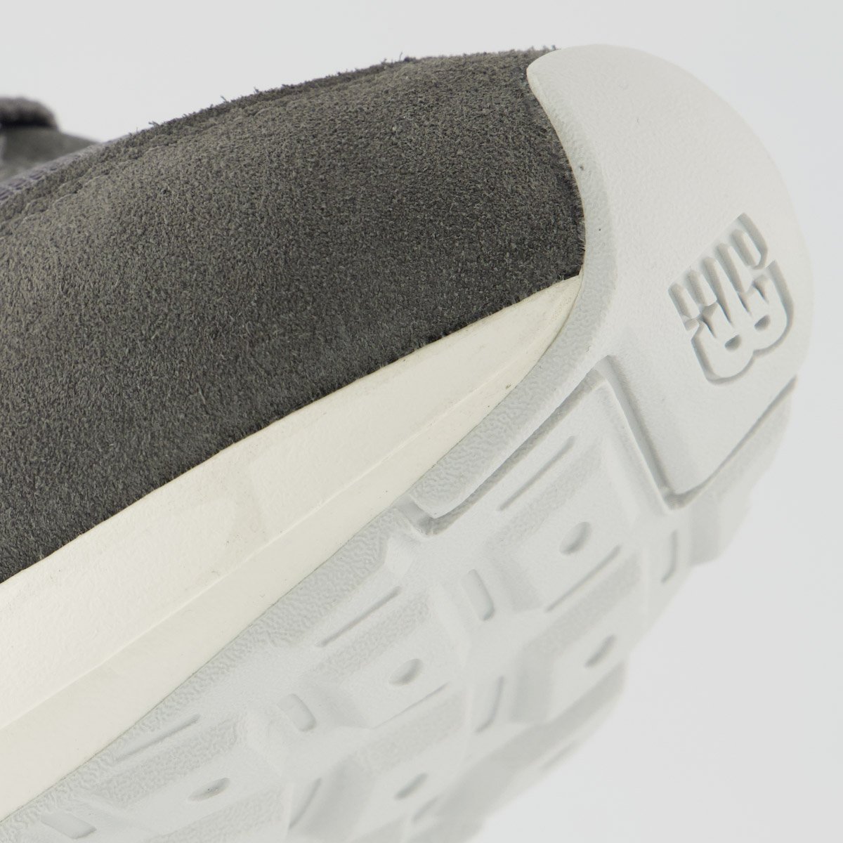 Tênis New Balance 370V1 Cinza Cinza 8