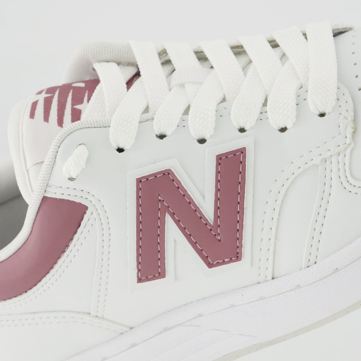 Tênis New Balance 480 Low Feminino Branco e Rosa Branco/Rosa 7