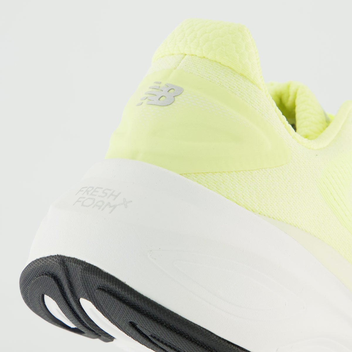 Tênis New Balance Fresh Foam X More V6 Feminino Verde Claro Verde 6