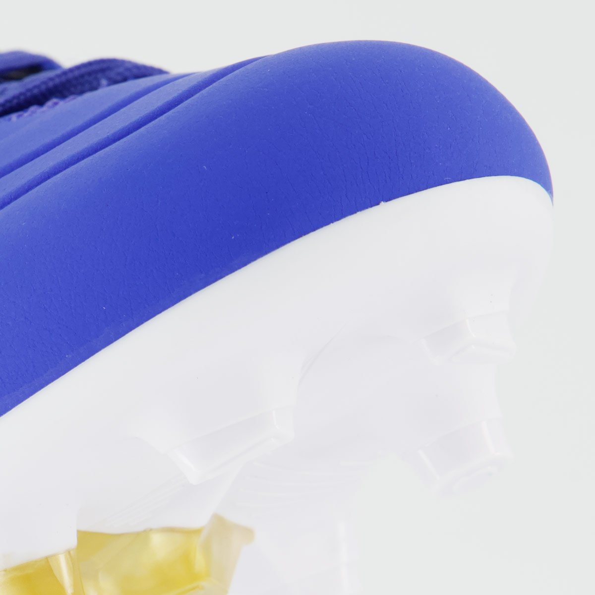 Chuteira Umbro Attak III Campo Azul e Branco Azul/Branco 8