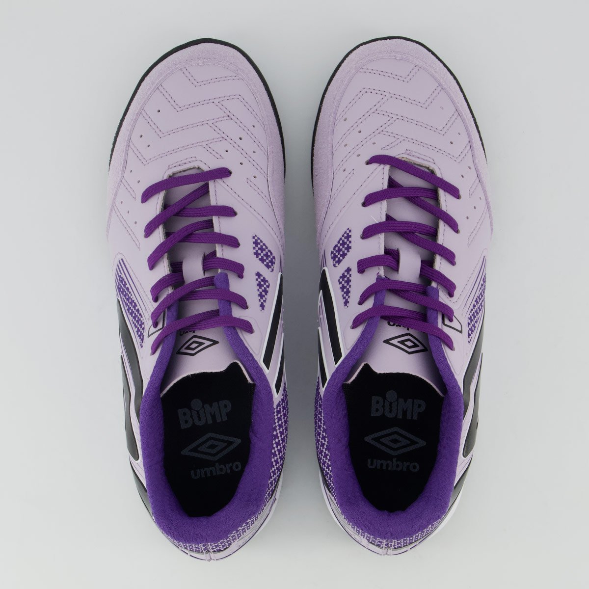 Chuteira Umbro Pro 5 Bump Club II Society Lilás e Preta Lilás/Preto 4