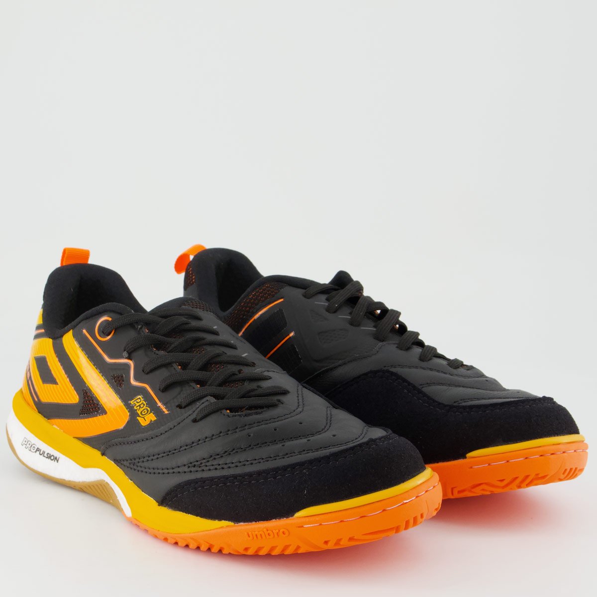 Chuteira Umbro Pro 5 Stable Futsal Preta e Laranja Preto/Laranja 2