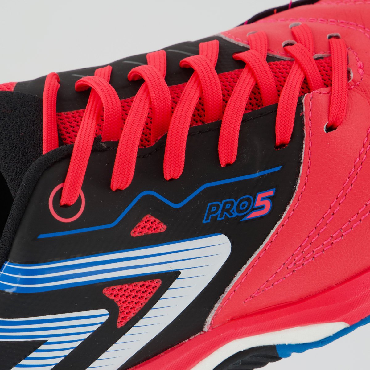 Chuteira Umbro Pro 5 Stable Futsal Rosa e Azul Rosa/Azul 7