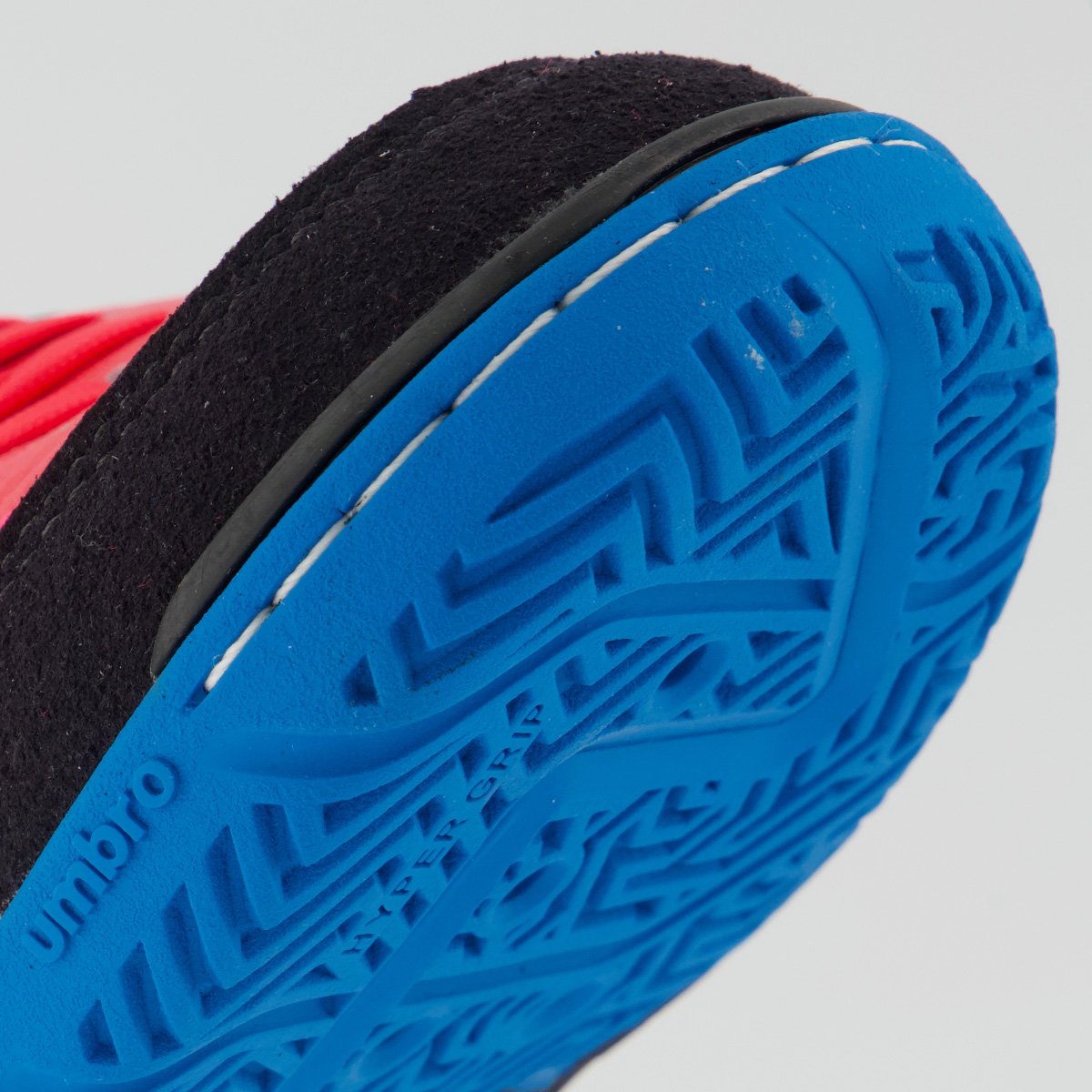 Chuteira Umbro Pro 5 Stable Futsal Rosa e Azul Rosa/Azul 8