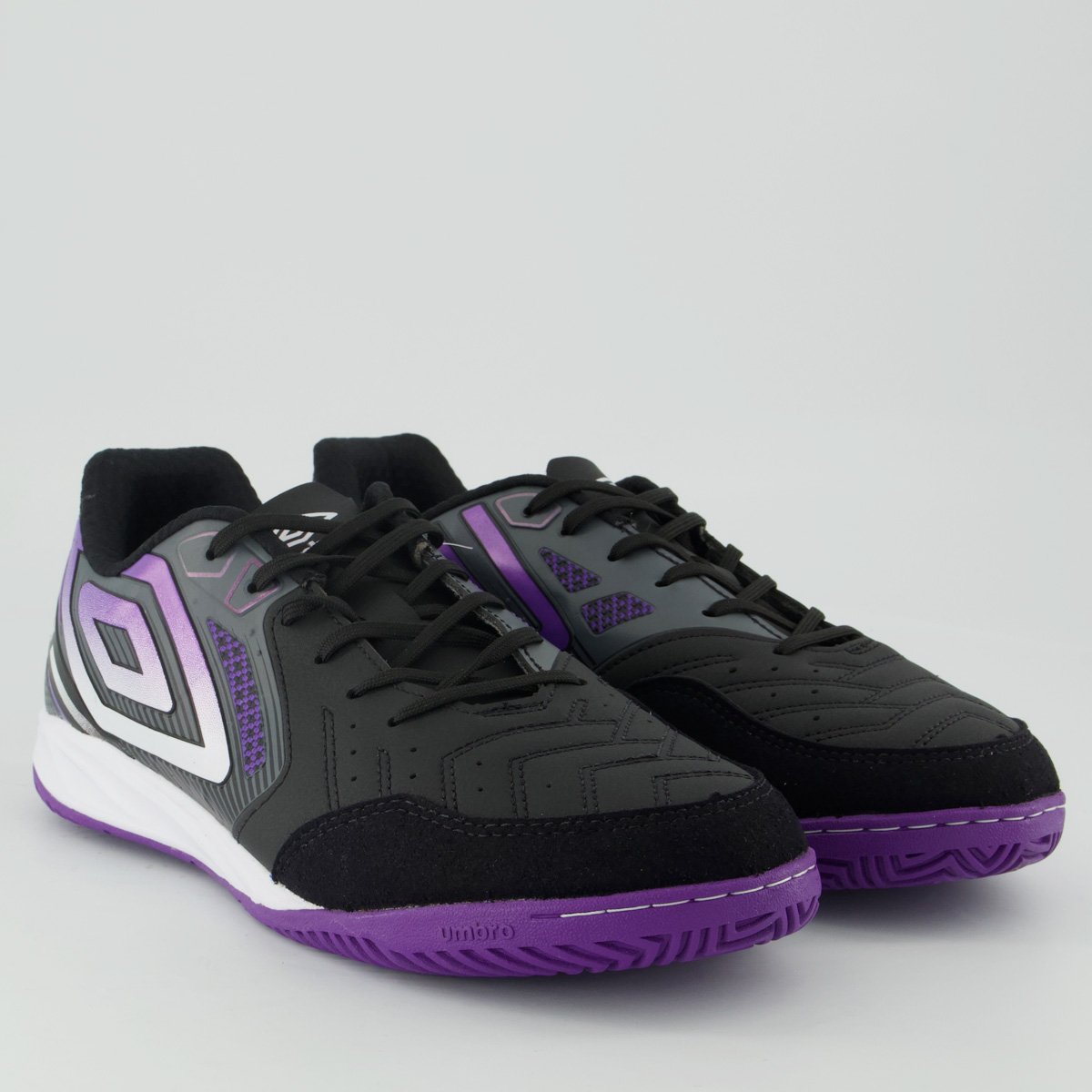 Chuteira Umbro Pro 5 Bump Club Futsal Preta e Branco Preto/Branco 2