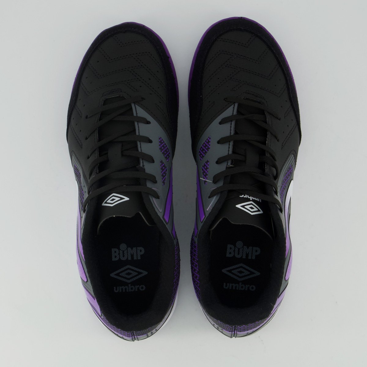 Chuteira Umbro Pro 5 Bump Club Futsal Preta e Branco Preto/Branco 4