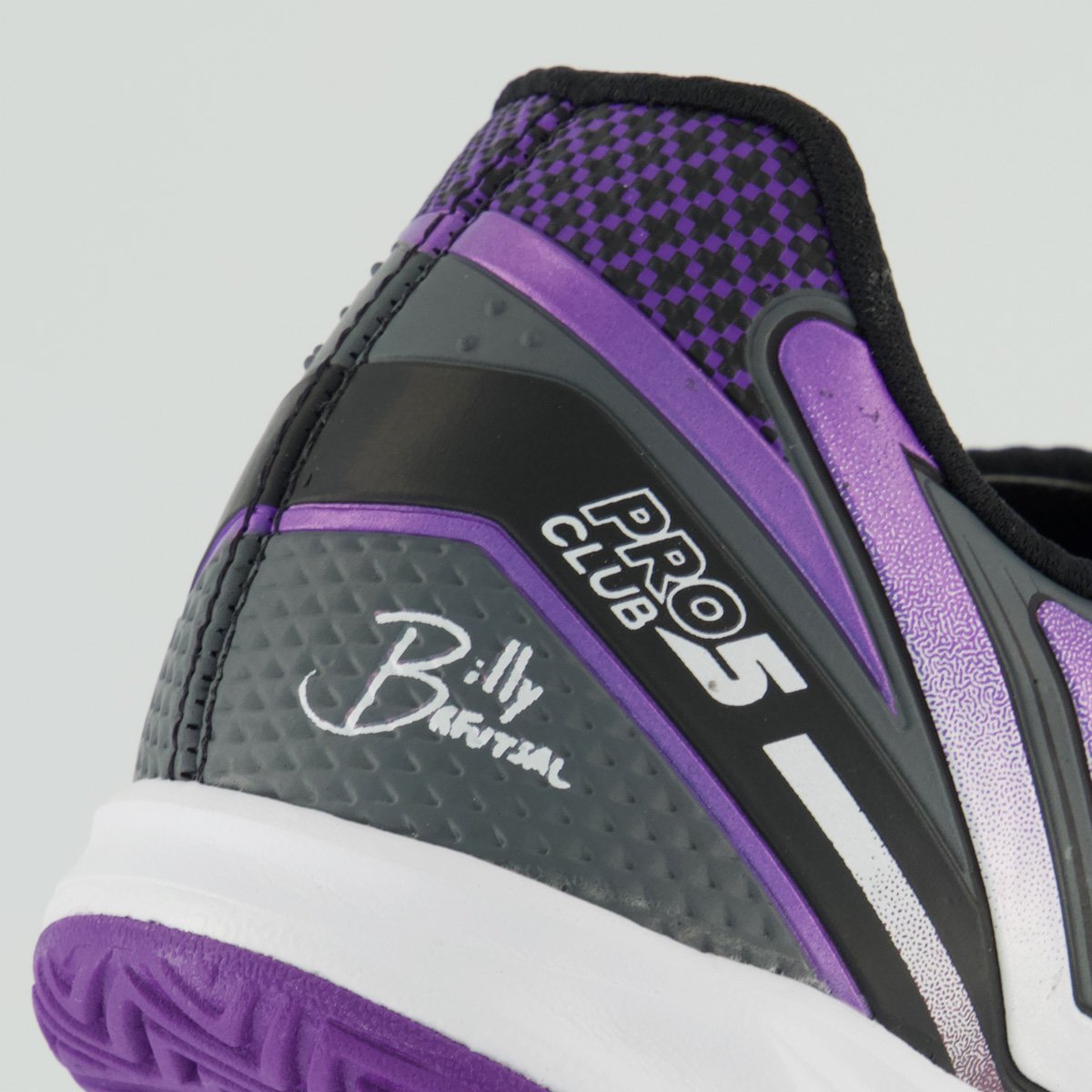 Chuteira Umbro Pro 5 Bump Club Futsal Preta e Branco Preto/Branco 6