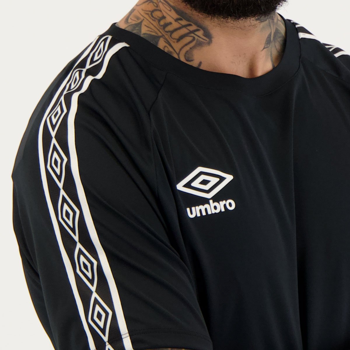 Camisa Umbro Traditional Tape Preta Preto 4