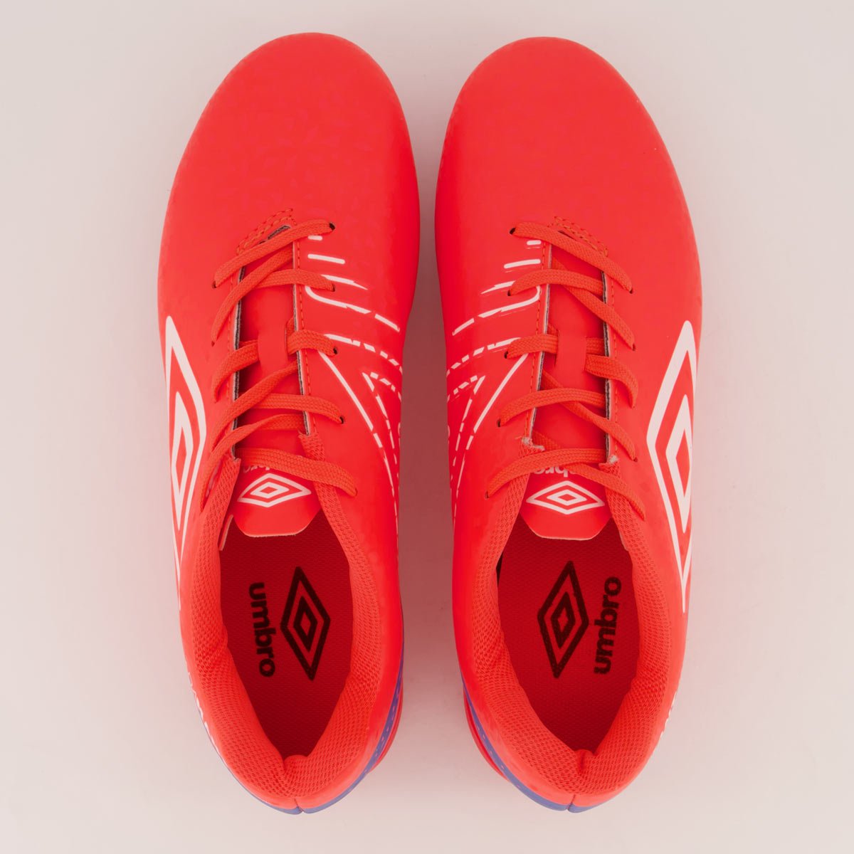 Chuteira Umbro Adamant League Campo Coral e Branca Vermelho 4