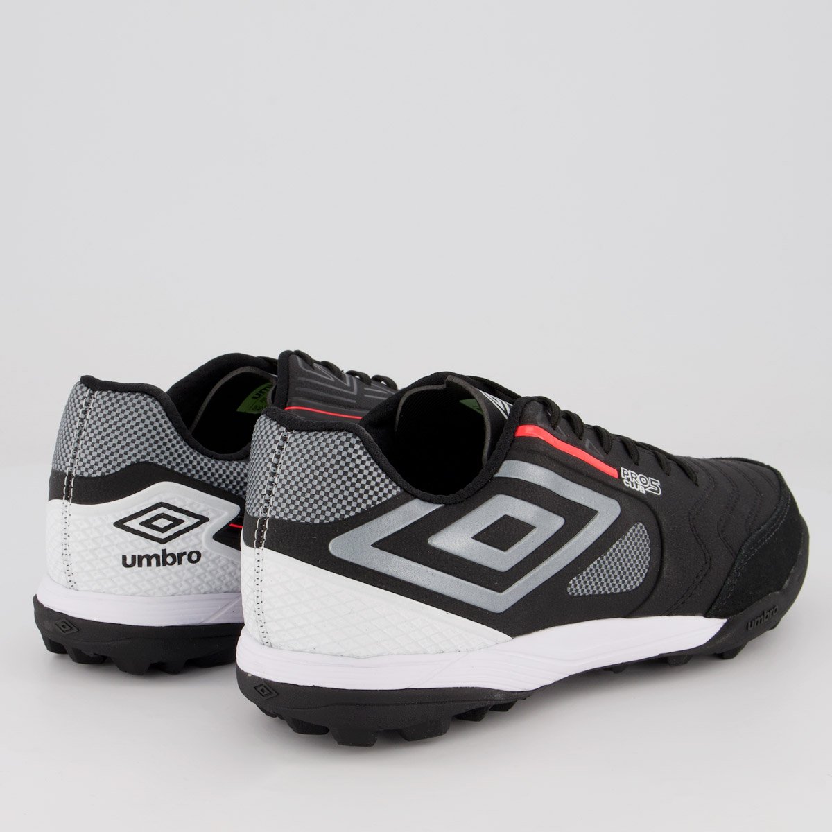 Chuteira Umbro Pro 5 Bump Club Society Preta Preto 3