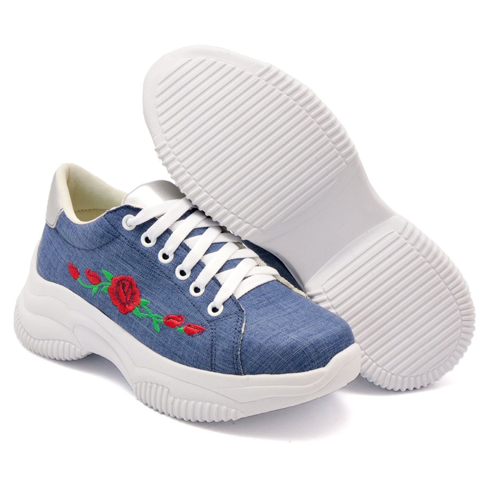 Tenis Chunky Yoyo Store de Tecido Jeans com Bordado Lateral Flor e Sola Alta Azul 1