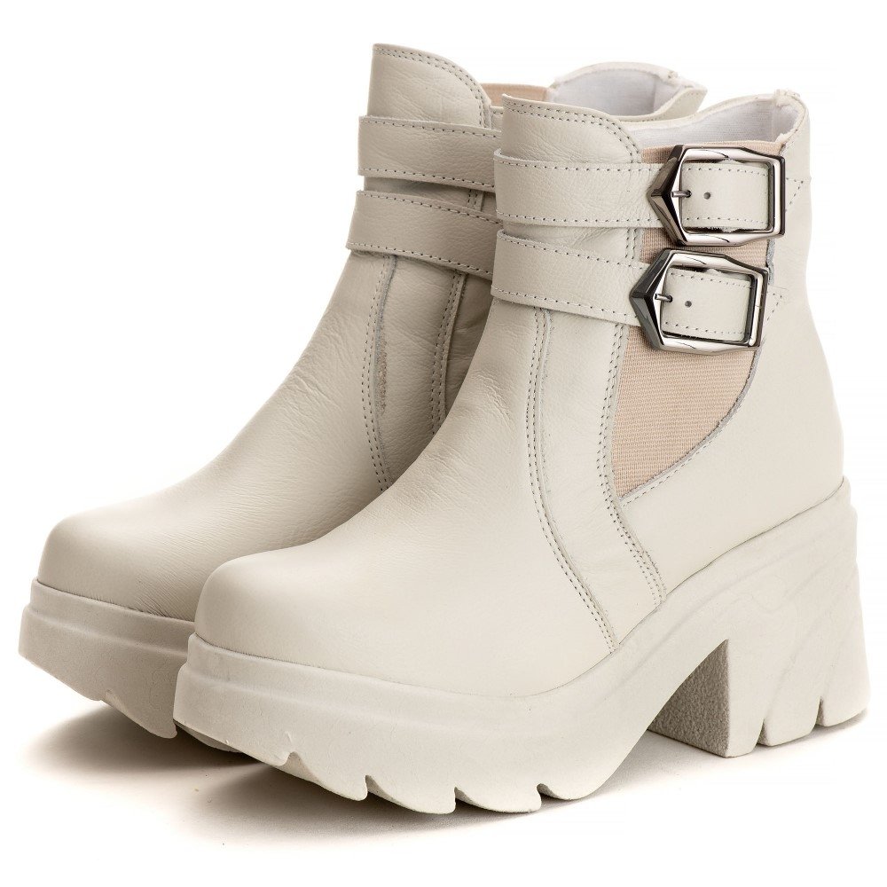 Bota Coturno Tratorado Couro Feminino Fecho Zíper Sola Alta Robusta Fivela Estilosa e Confortável