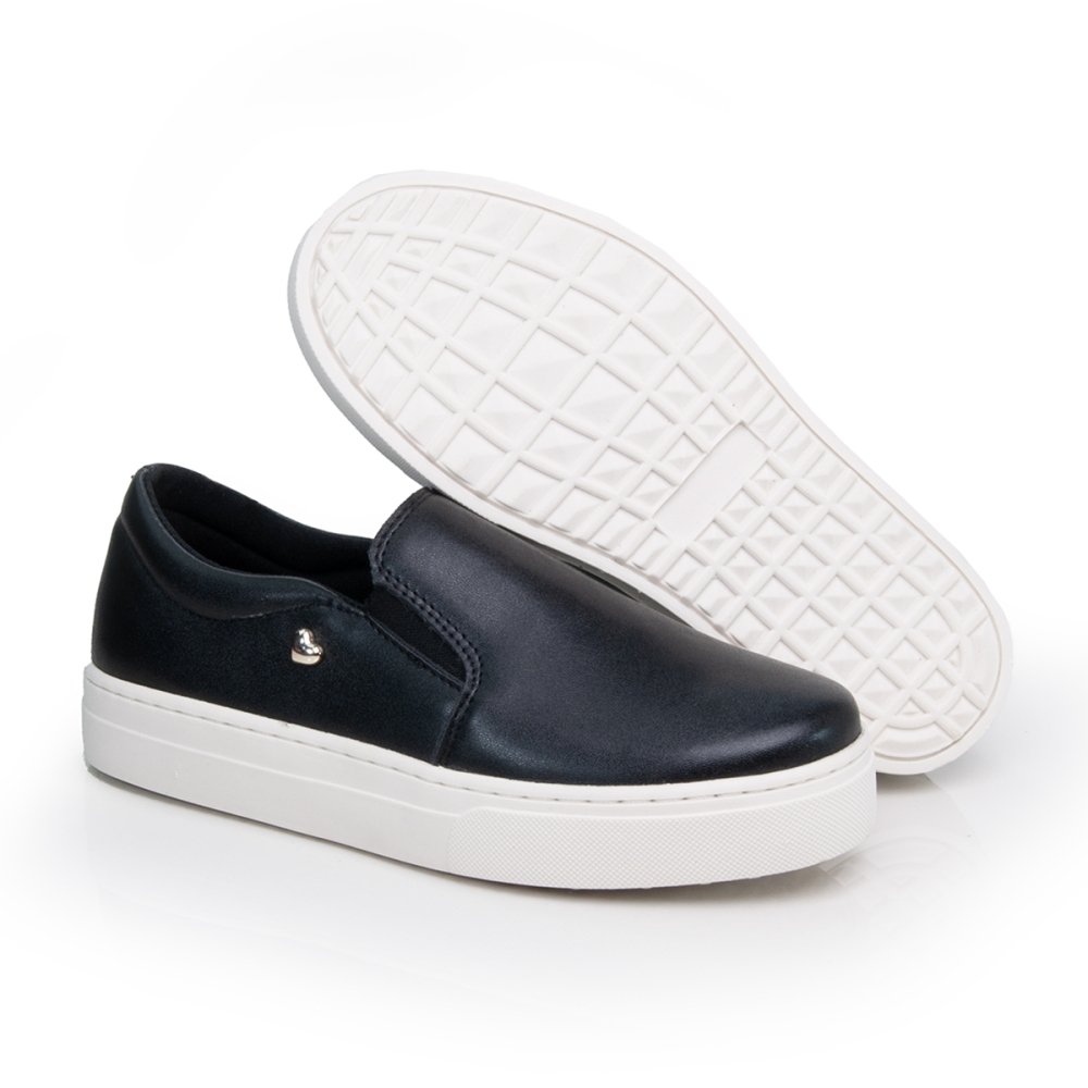 Tênis Slip On Feminino Casual Elástico Calce Fácil Detalhe Coração Metal Confortável Preto 3