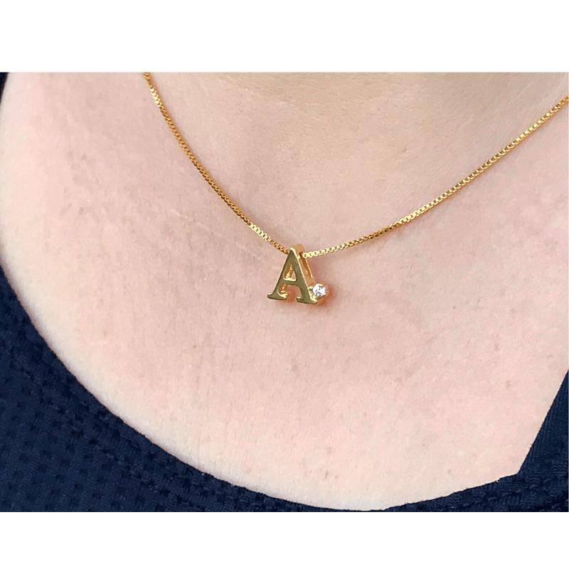 Colar Com Letra A Com ponto de luz banhado em ouro 18k cordao Dourado