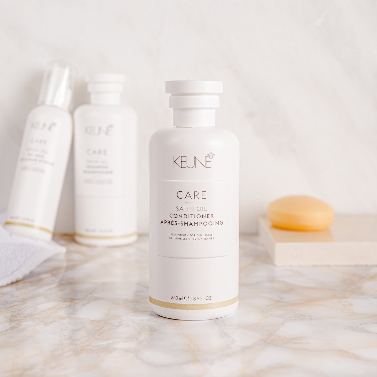 Kit Keune Care Satin Oil Shampoo Condicionador e Vital Nutrition Protein Spray Condicionante (3 produtos) ÚNICO 3