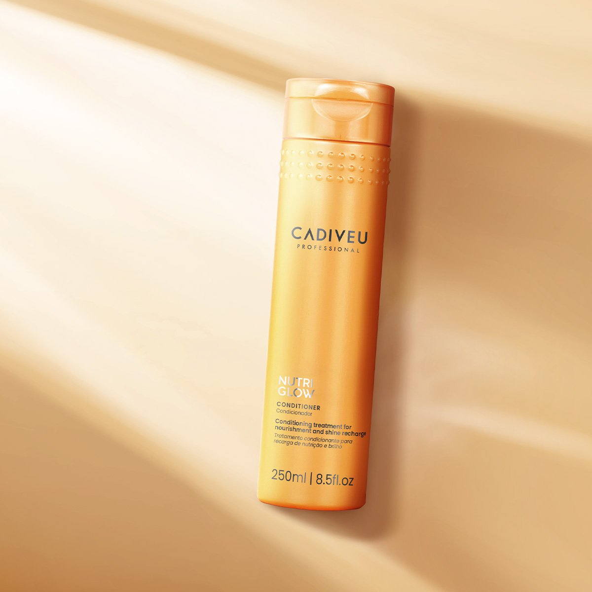 Kit Cadiveu Professional Nutri Glow Shampoo G Condicionador P e Acai Oil 60 (3 produtos) ÚNICO 3