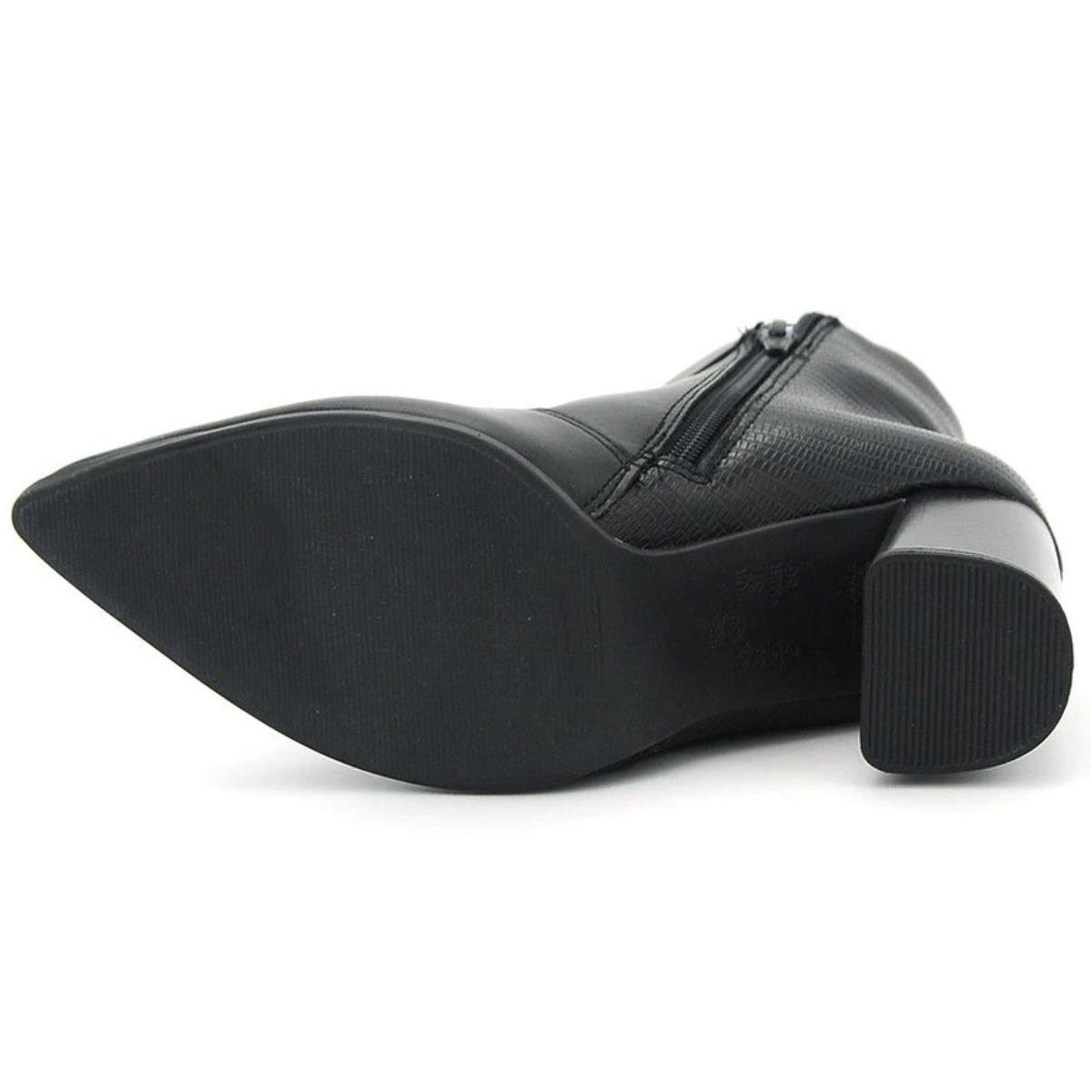 Bota Ramarim Cano Curto Tachas Feminina - Preto Preto 5
