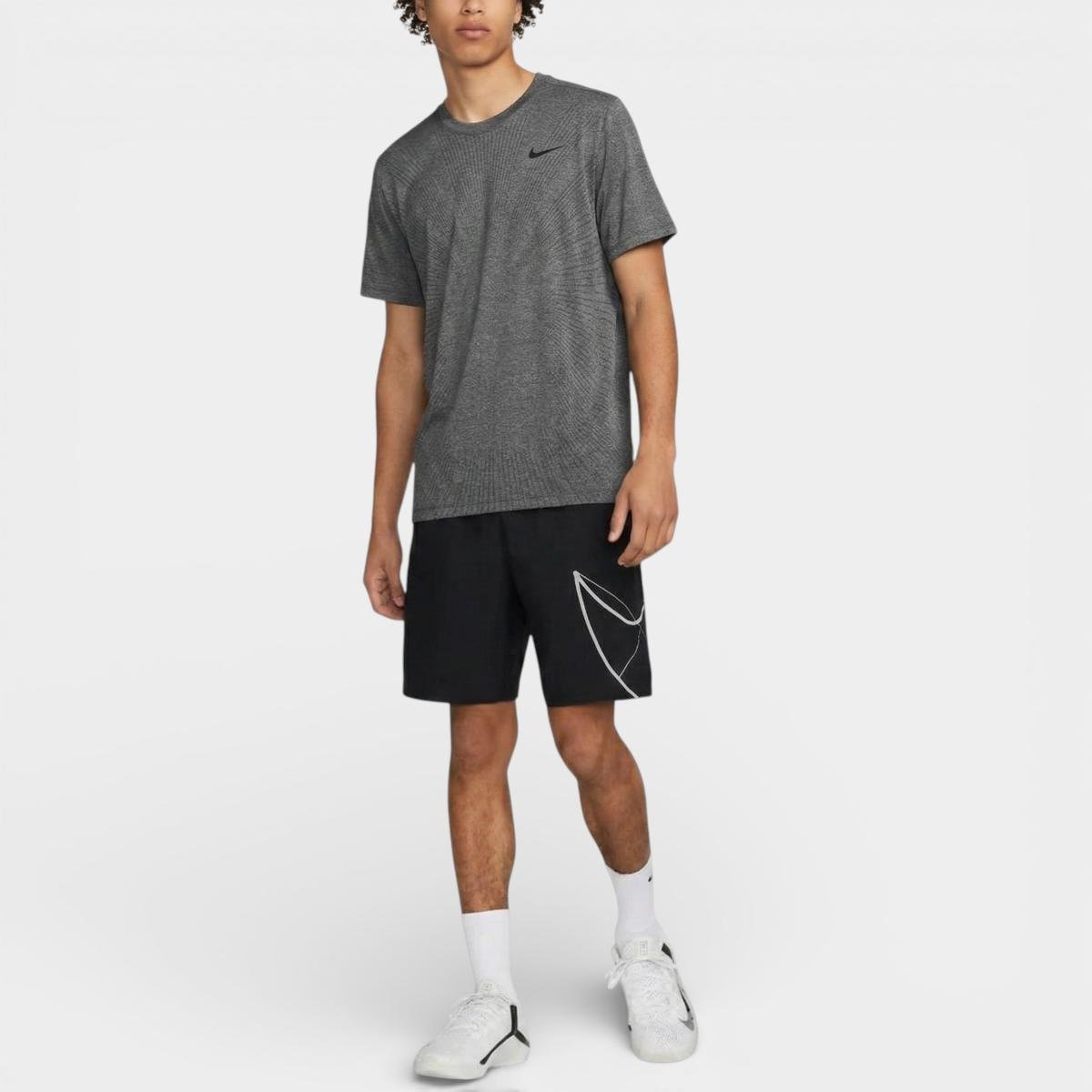 Camiseta Nike Dri-FIT Legend Reset Masculina - Grafite Cinza 4