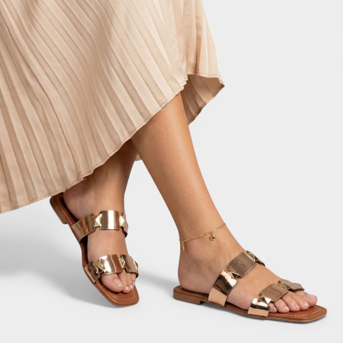 Rasteira Cia do Porto Spikes Metalizada Feminina - Bronze Cinza 6