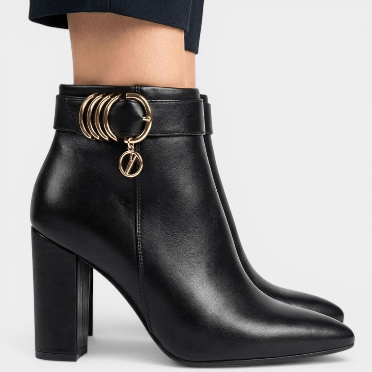 Bota Vizzano Fivela Adorno Cano Baixo Feminina - Preto Cinza 5