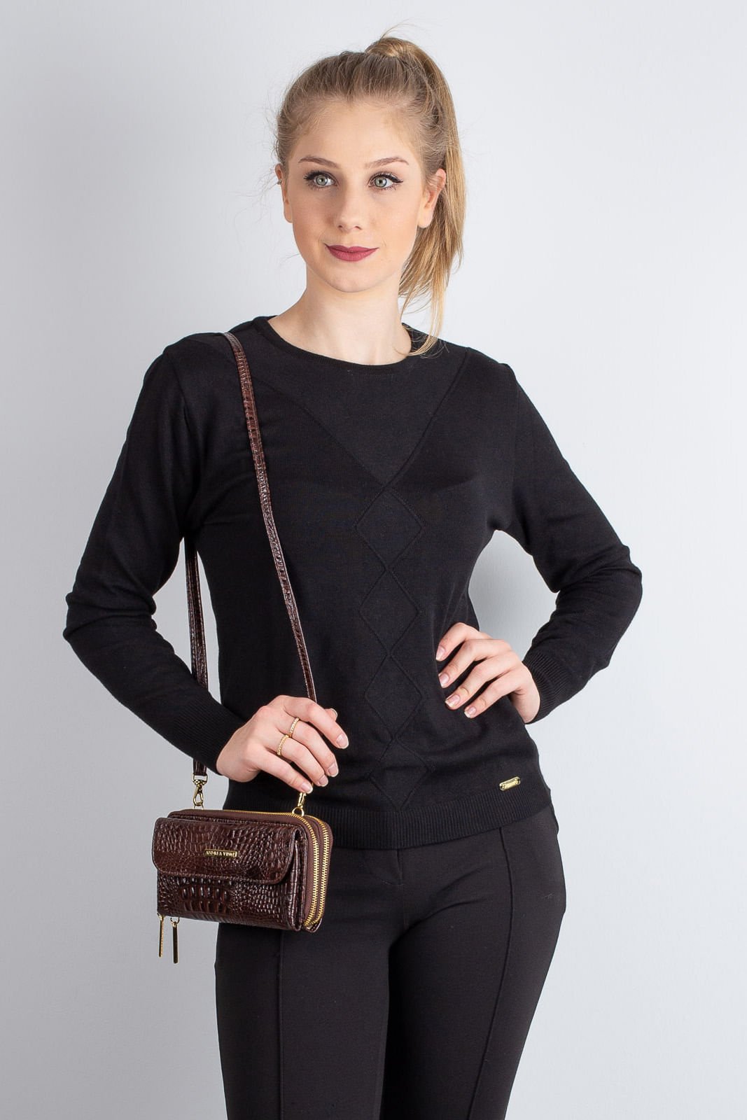 Carteira feminina de couro croco com alca Tania Marrom 2