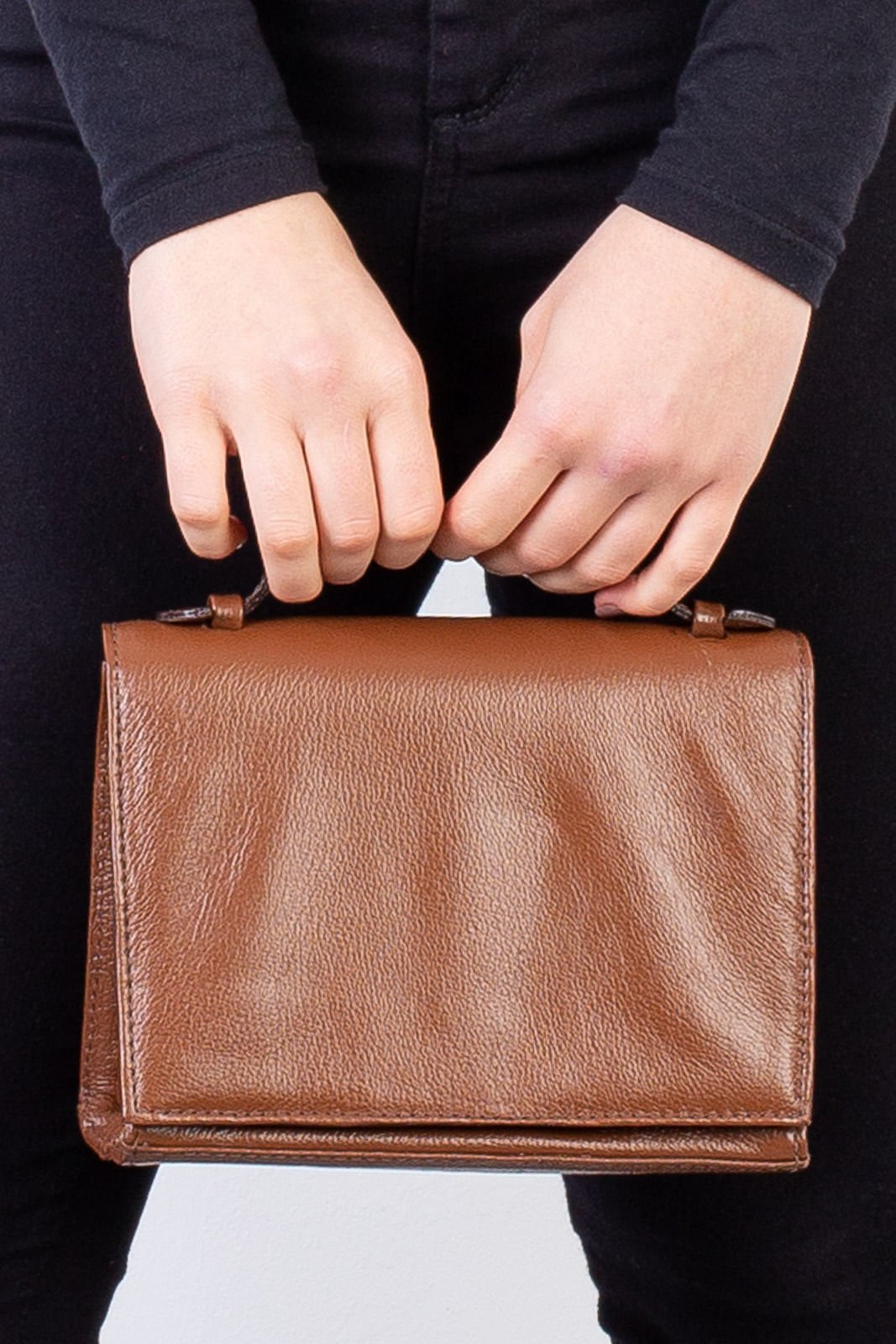 Bolsa pequena transversal de couro liso Deise Marrom 4