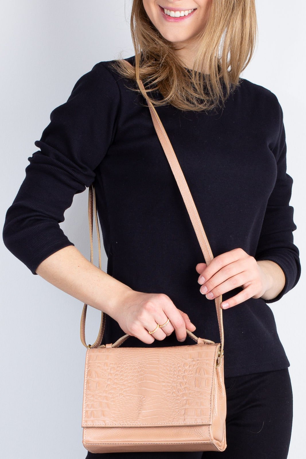 Bolsa pequena transversal de couro croco Deise Bege 7