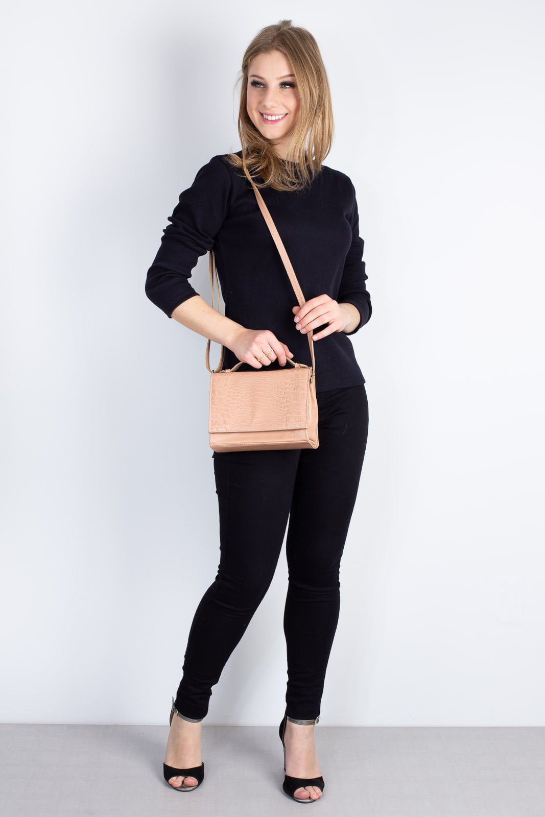Bolsa pequena transversal de couro croco Deise Bege 8