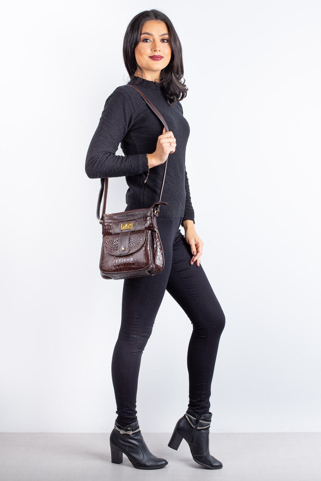 Bolsa tiracolo de couro croco Elis Marrom 6