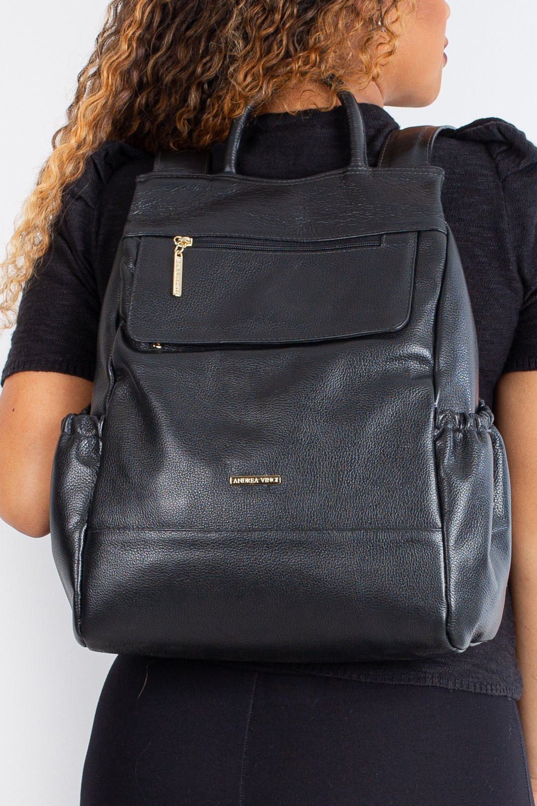 Mochila antifurto de couro liso Suelen Preto 3