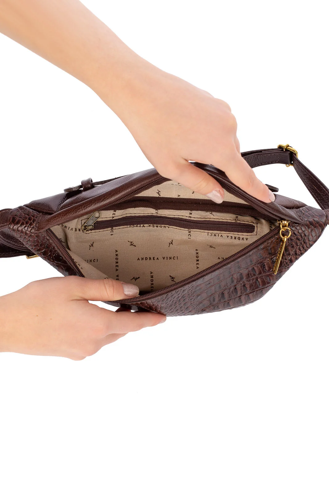 Pochete feminina grande de couro croco Dalia Marrom 4