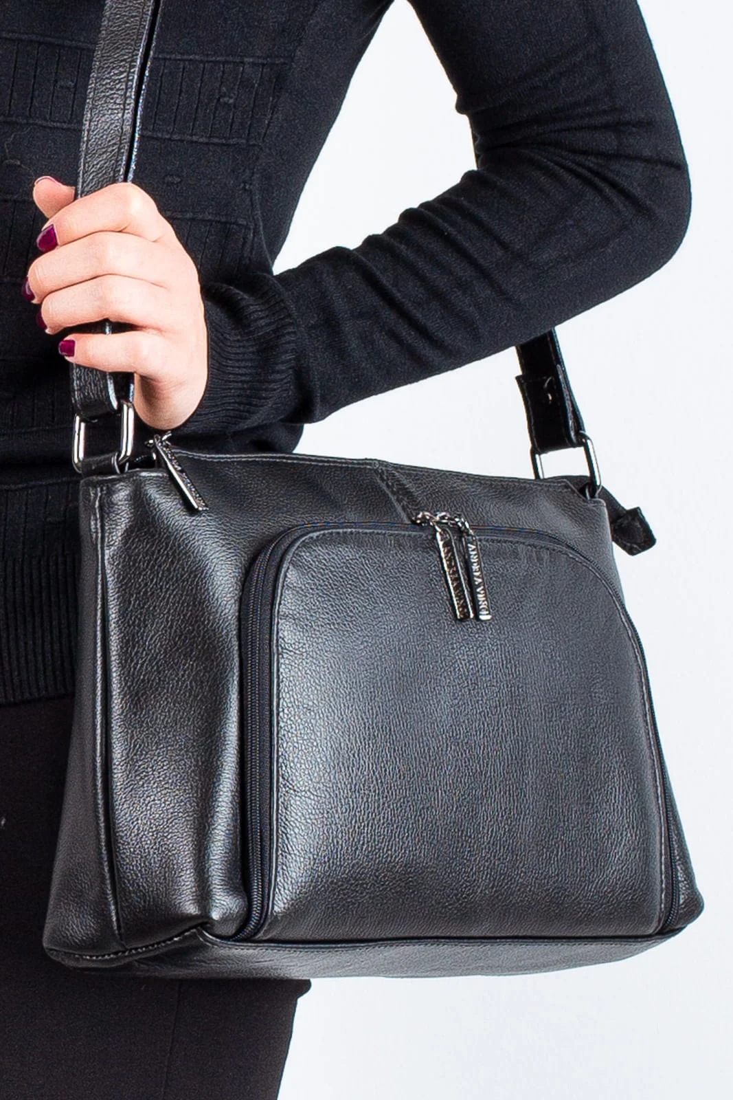 Bolsa de couro liso grafite tiracolo Ninna Preto 5